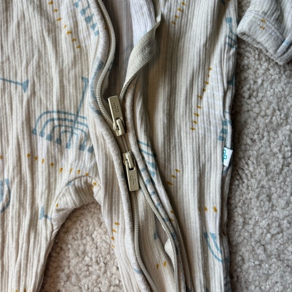 Posh Peanut Chanukah Pajama 2 way zipper footie size 0-3m - Picture 8 of 13